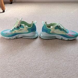 Nike Air 270 React Psychedelic Art.
